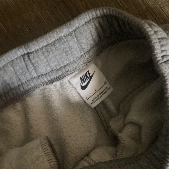 Nike tech sweats - Picture 3 of 3